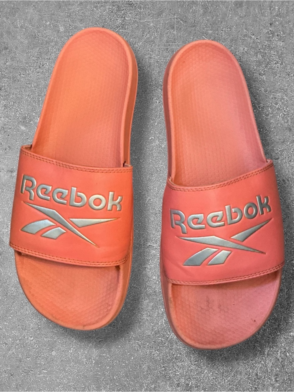 🌸Reebok Coral-Orange Slide Sandals with Silver Logo